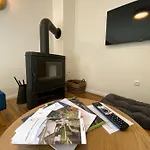 Luxurioeses Rollstuhlgerechtes Ferienapartment A1 Mit Umzaeunten Garten, 65qm דירה אמצברג