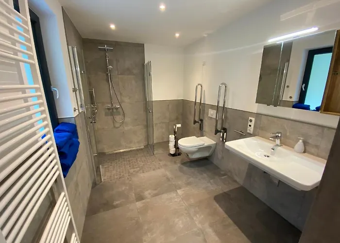 Luxurioeses Rollstuhlgerechtes Ferienapartment A1 Mit Umzaeunten Garten, 65qm Apartment